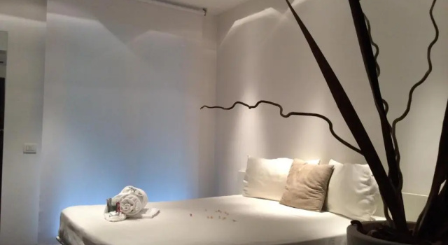 15.92 Hotel