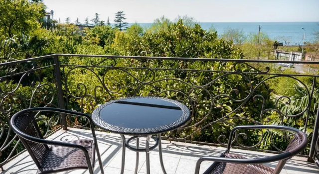 Четырёхместный номер Standard Green Garden Hotel