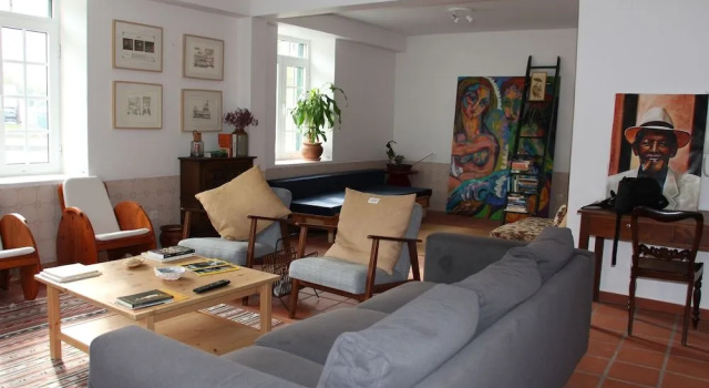 Jaca Hostel Porto da Cruz, Забронировать Хостел Отели Порту-да-Круш с парковкой, Парковка