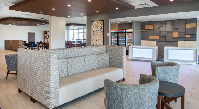Holiday Inn Express & Suites Ludington by IHG, Buchen Sie Hotel Ludington Michigan