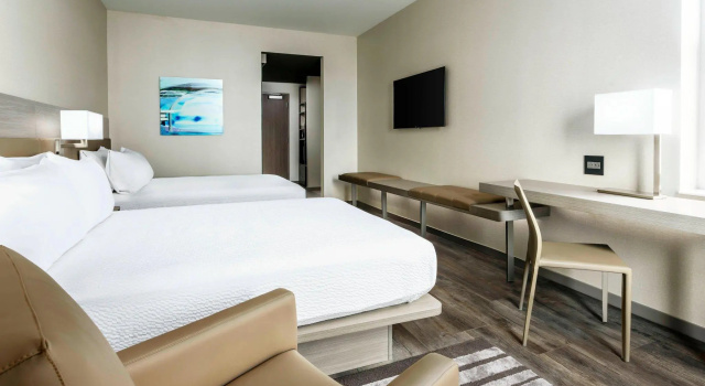 Четырёхместный номер Standard AC Hotel by Marriott Spartanburg