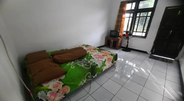 Номер Economy Hotel O Home Stay Syariah Habibie