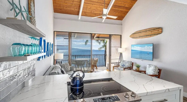 Номер Standard с балконом и с видом на океан Maalaea Banyans 411 - Modern Renovation, Direct Ocean Front, Incredible View, AC