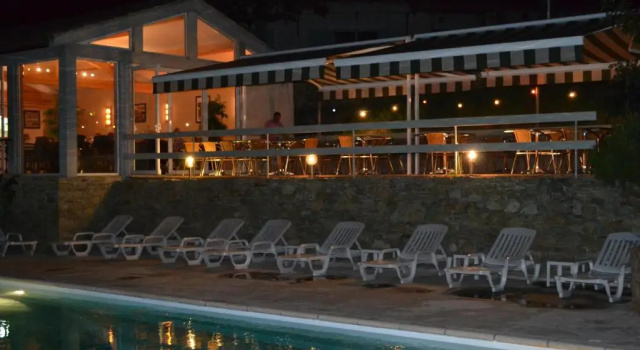 Трёхместный номер Standard Auberge Les Sibourgs