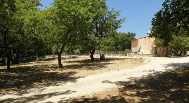 Коттедж c 1 комнатой Gîte en Luberon Mas de la Chêneraie Blanche Roussillon 84