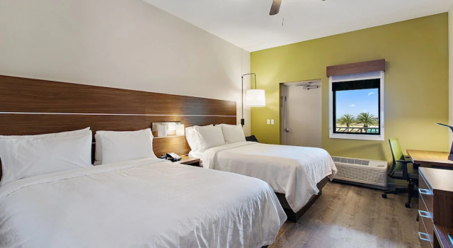 Люкс с 2 комнатами с балконом Holiday Inn Express St. Augustine - Vilano Beach by IHG