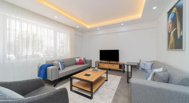 Central Located Big Spacious Flat in Muratpasa, Забронировать Отель Анталья Провинция Анталья