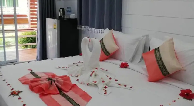 Номер Deluxe Phumiphat resort Koh Mook