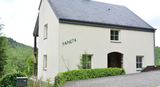 Cozy Apartment in Bouillon with Terrace, Забронировать Апартаменты/квартира Отели Люксембурга с парковкой, Парковка