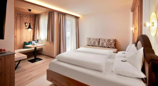 Двухместный номер Deluxe с балконом Hotel Neue Post
