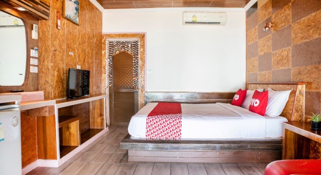 OYO 797 Pink House Bungalow, Забронировать Отель Отели Ко Ланта с парковкой, Парковка