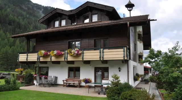 Ferienhaus Brigitte, Забронировать Апартаменты/квартира Лангенфельд Имст