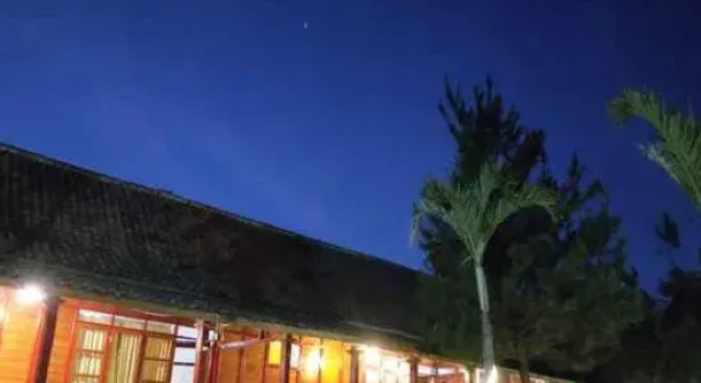 Villa Marindu and Glamping, Prenota Campeggio Ciater West Java