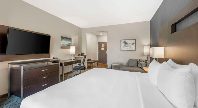 Comfort Inn & Suites Clarksville - Louisville North, Забронировать Отель Отели Кентукки с бассейном, Бассейн