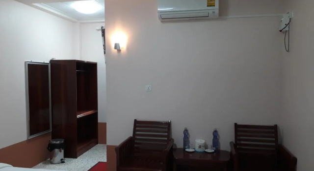 Golden Sky Hotel, Забронировать Отель Отели области Танинтайи с парковкой, Парковка