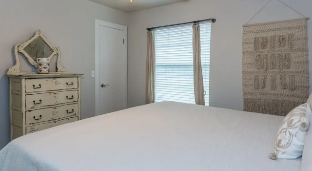 Fredericksburg Fun 3 Bedroom Apts by Redawning, Забронировать Дом для отпуска Отели Texas Wine Country с бассейном, Бассейн