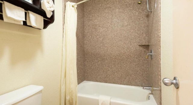 Люкс c 1 комнатой Three Rivers Executive Inn & Suites By OYO