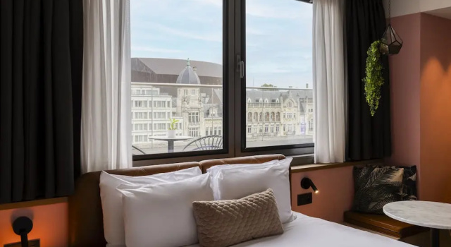 Двухместный номер Premium с балконом и с видом на город Hotel Indigo Antwerp City Centre by IHG