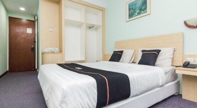 Номер Deluxe OYO 2065 Holly Sentosa Hotel