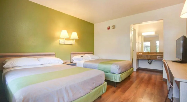 Четырёхместный номер Standard Motel 6-Elkton, MD
