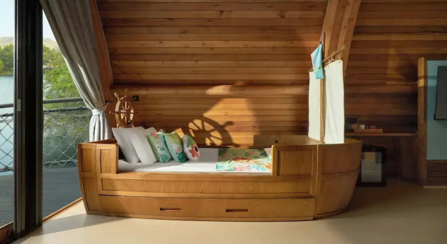 Одноместный семейный номер Standard с балконом и с видом на озеро Wonderland Resort, Hangzhou Jiande, A Tribute Portfolio Resort