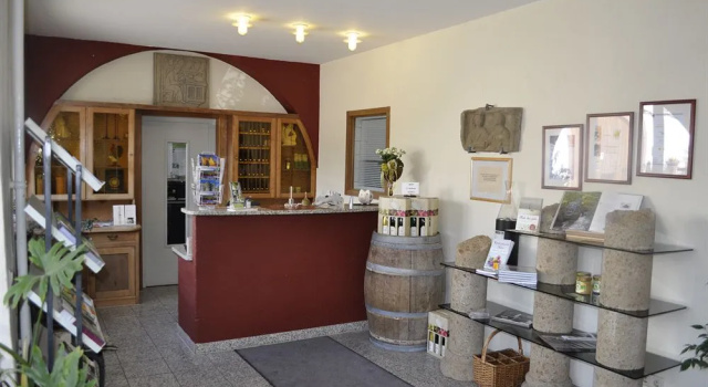 Hotel und Weingut Karlsmühle, Забронировать Отель Мертесдорф Trier-Saarburg
