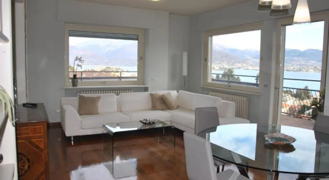 Апартаменты Terrace Lake View apt in Stresa With Lake View