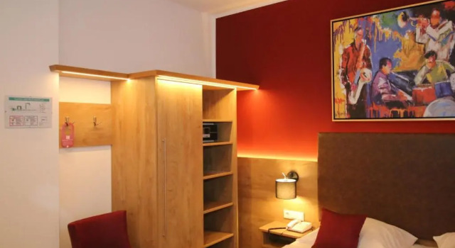 Полулюкс Deluxe Hotel Trapp