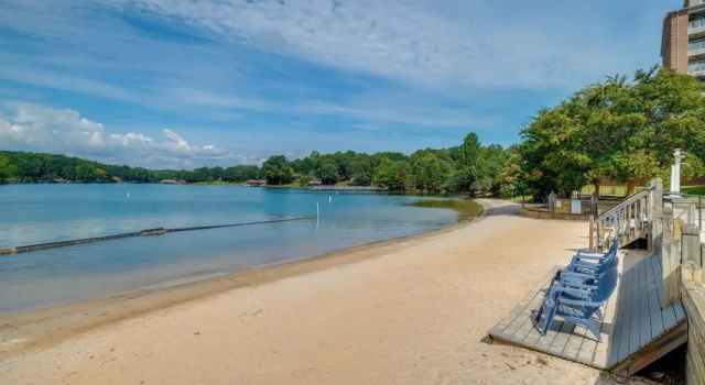 Апартаменты Dog-friendly Condo on Smith Mountain Lake