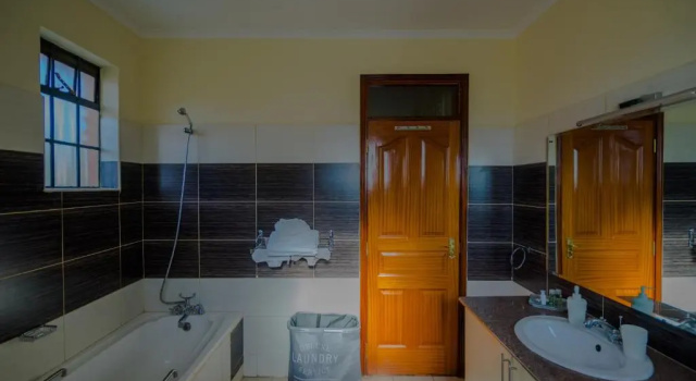 Двухместный номер Deluxe с красивым видом из окна The Cottage Guest House Gigiri