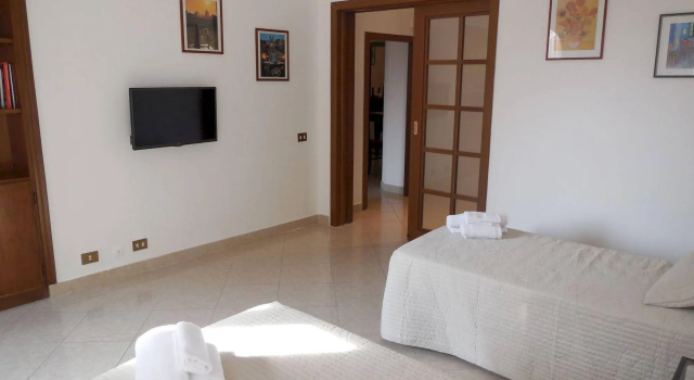 Italy Rents Spanish Steps, Book Hotel Spagna Rom