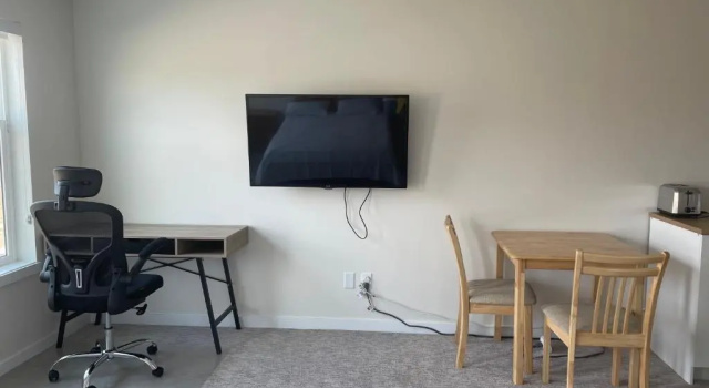 Private Suite in a Townhouse, Rezerwuj Hotel Kamloops Thompson Okanagan