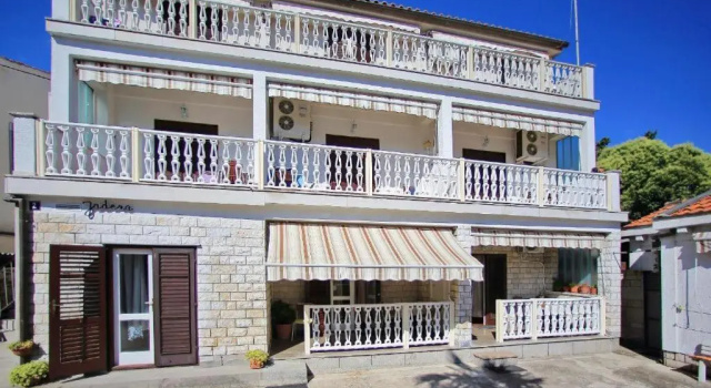 Guest House Villa Jadera, Забронировать Гостевой дом Гостевые дома Задар, рядом с Церковь Богородицы здоровья, Гостевой дом