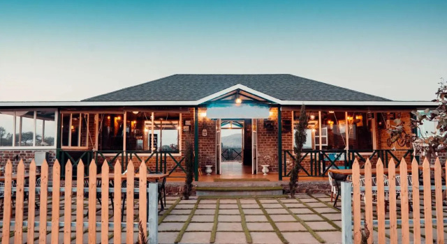 SaffronStays Sierra Winds, Nashik, Забронировать Отель Насик 