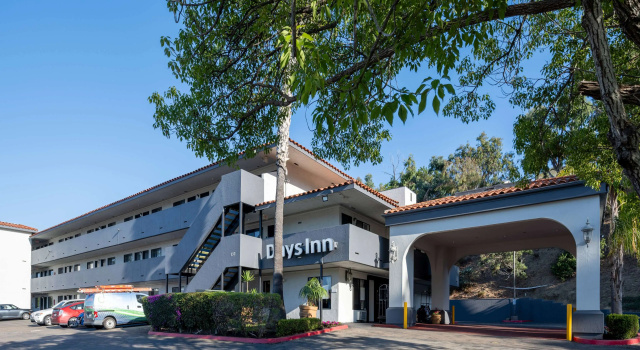 Days Inn by Wyndham Encinitas Moonlight Beach, Забронировать Мини-отель Энсинитас San Diego County