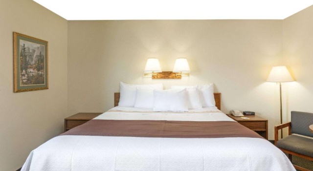 Люкс Deluxe Days Inn by Wyndham Missoula Airport