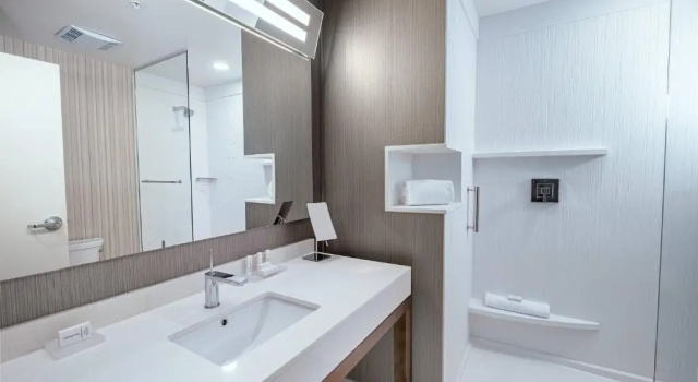 Двухместный номер Standard Ramada Hotel and Conference Center, Toledo
