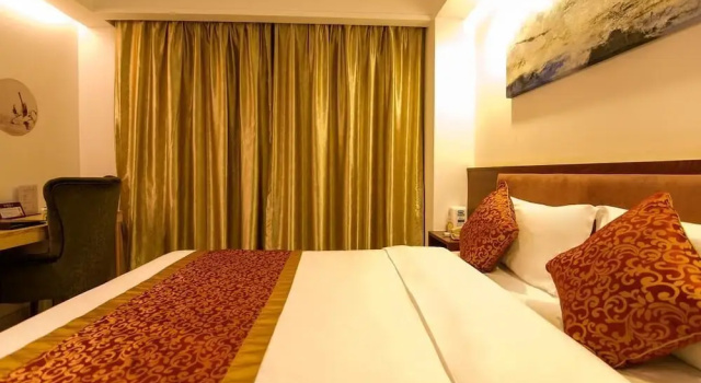 The New Dongyuan International Hotel, Rezerwuj Hotel Hotele w Shajing z Parkingiem, Parking