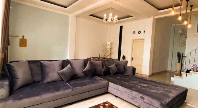 Villa Kamar Tamu Warungboto, Boek Villa Hotels in Yogjakarta met parkeren, Parkeren