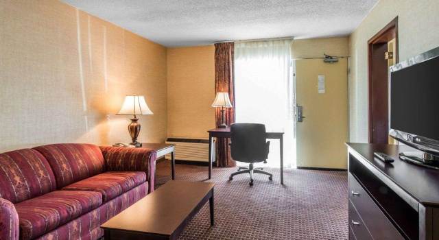 Двухместный люкс Quality Inn & Suites Erie near Casino