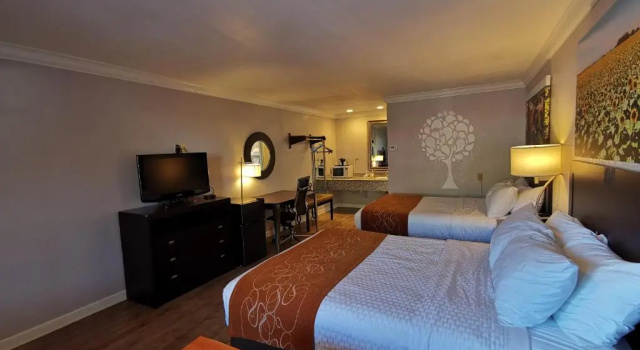 Четырёхместный номер Standard Journey Inn