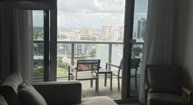 23rd floor Luxury & Spacious BeachWalk Resort Apartment with Amazing View, Забронировать Курортный отель Курортные отели Голливуда, Курортный отель