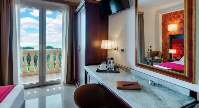 Двухместный номер Superior с видом на море La Paloma Blanca Hotel