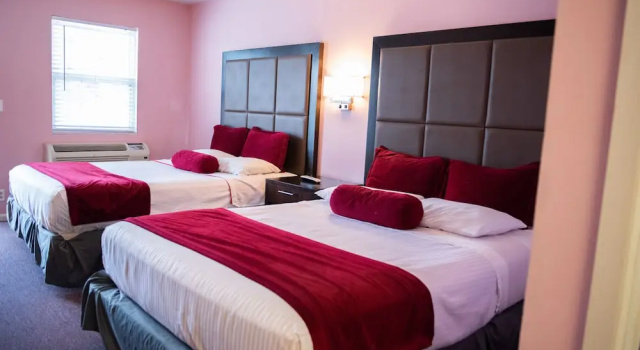 Четырёхместный номер Standard Cottonwood Inn