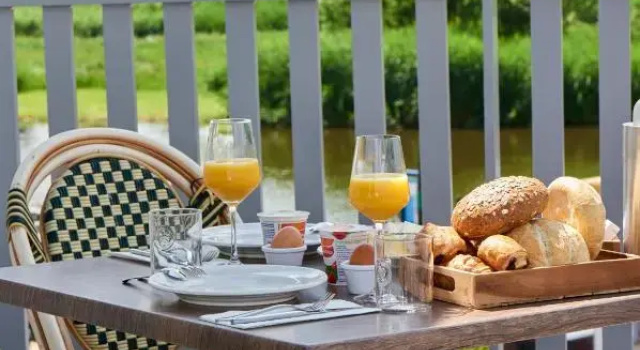Двухместный номер Deluxe с балконом Hotel Villa GROET uit Avenhorn