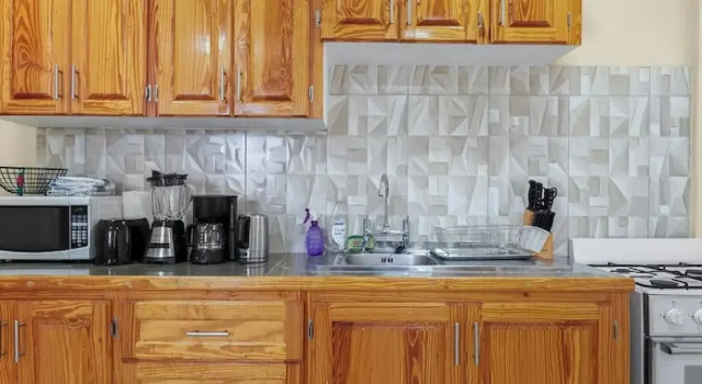 Апартаменты Economy Your quaint home just steps from beach
