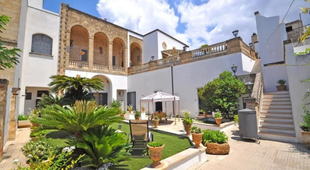 Palazzo De Donatis, Book Hotel Melissano Salento