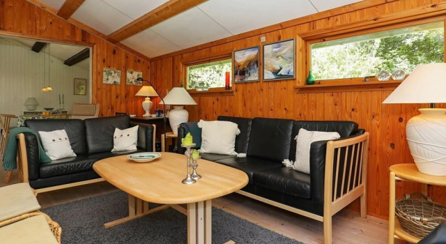 Captivating Holiday Home in Stege With Terrace, Varaa Hotelli Hotellit ja majoitukset Mon:ssä, Hotelli