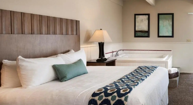 Номер Standard с частичным видом Cambria Landing Inn and Suites