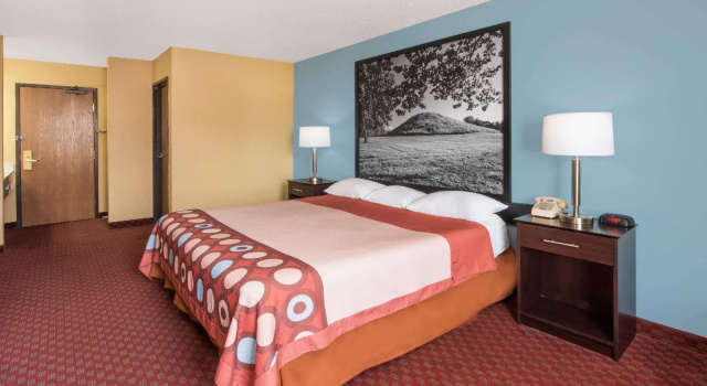 Двухместный номер Standard Super 8 by Wyndham Troy IL/St. Louis Area